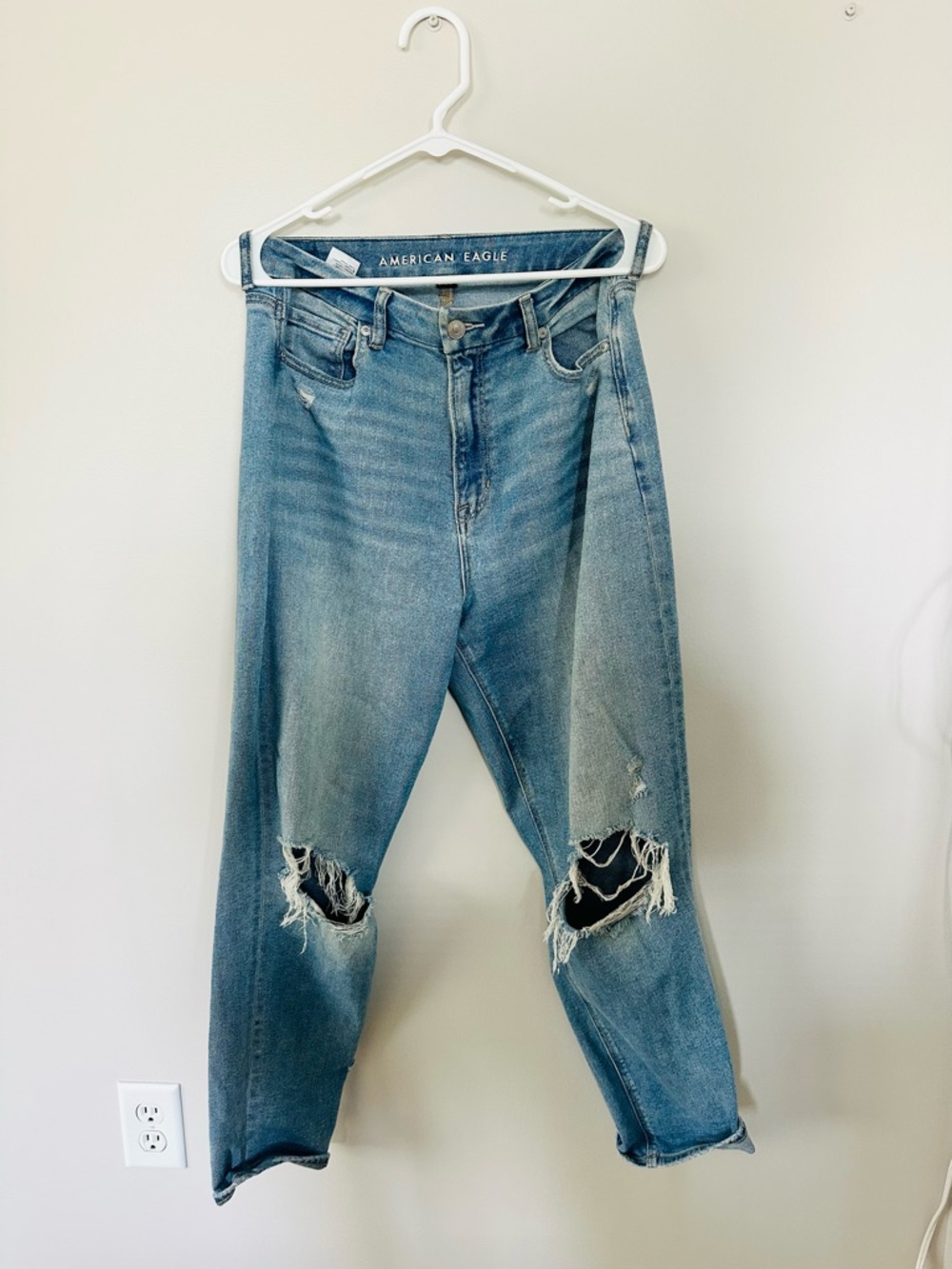 American Eagle Outfitters Light Blue Boyfriend Jeans with Knee Rips